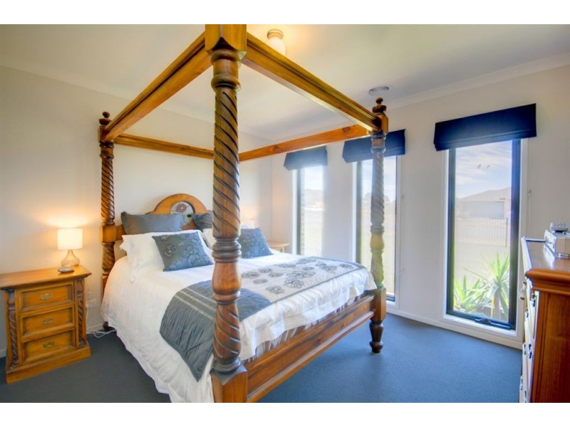 4 Maxwell Street, Cardigan Village VIC 3352