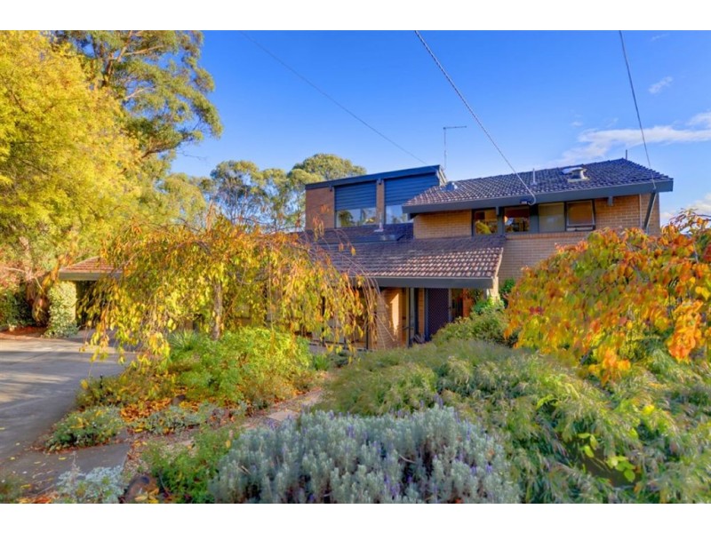 127 Moss Avenue, Mount Helen VIC 3350