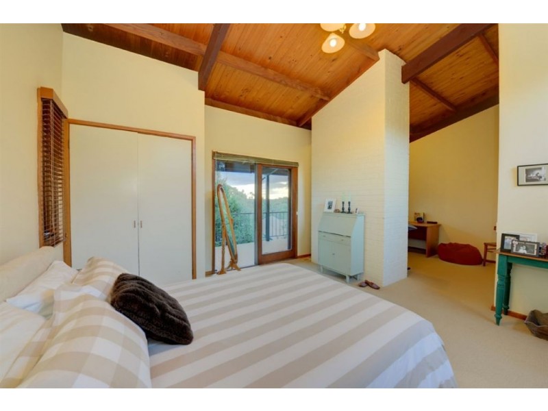 127 Moss Avenue, Mount Helen VIC 3350