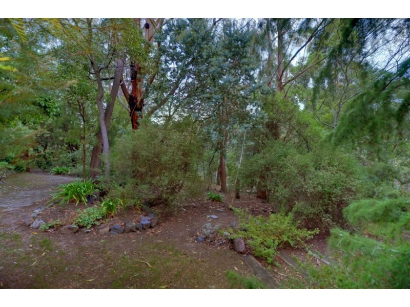 127 Moss Avenue, Mount Helen VIC 3350