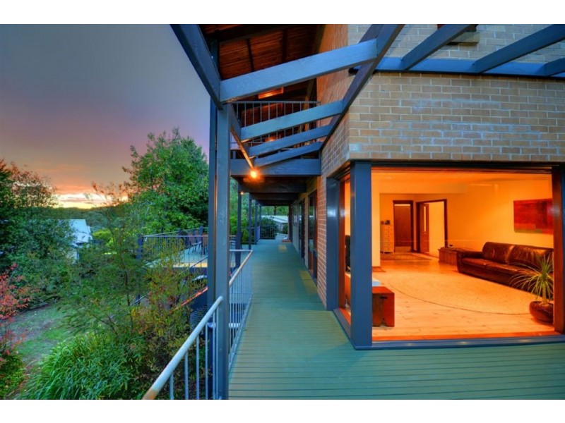 127 Moss Avenue, Mount Helen VIC 3350