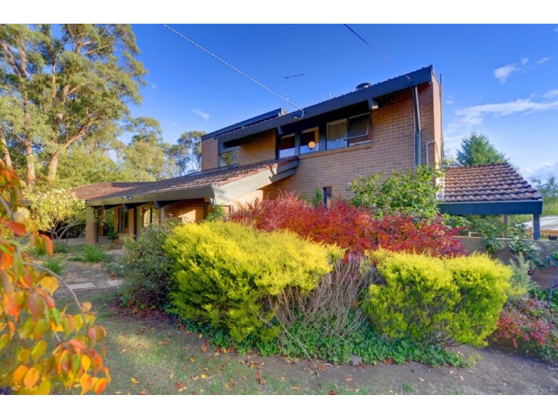 127 Moss Avenue, Mount Helen VIC 3350