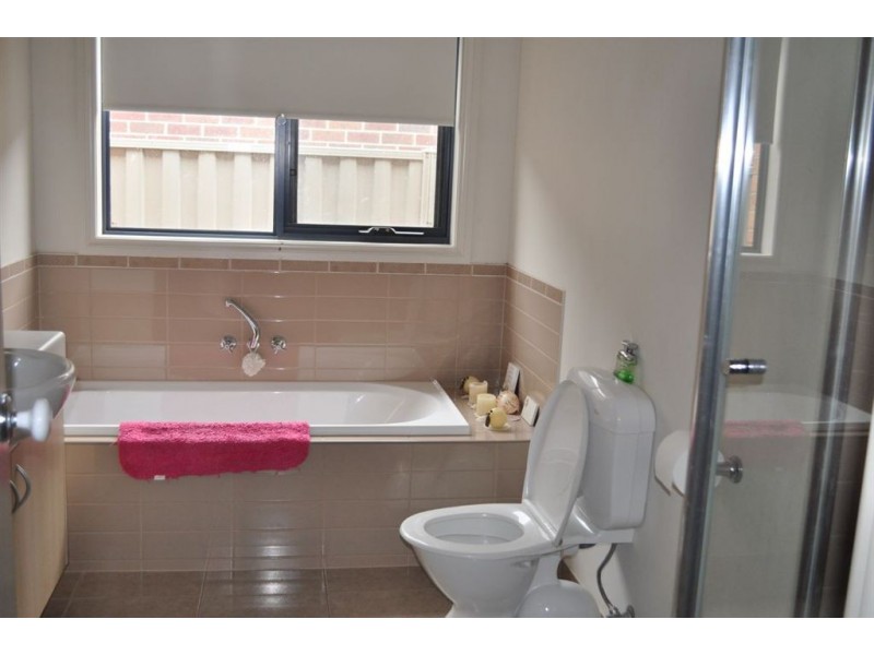 202 Learmonth Road, Wendouree VIC 3355