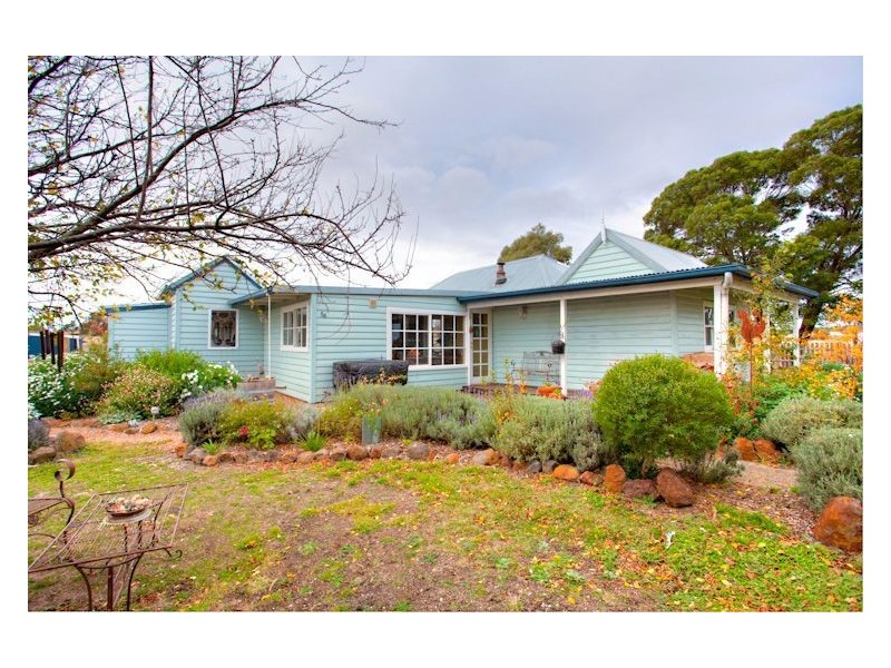 54 Carmody Drive, Creswick VIC 3363