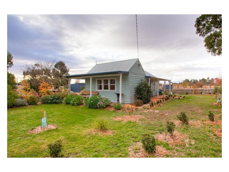 54 Carmody Drive, Creswick VIC 3363