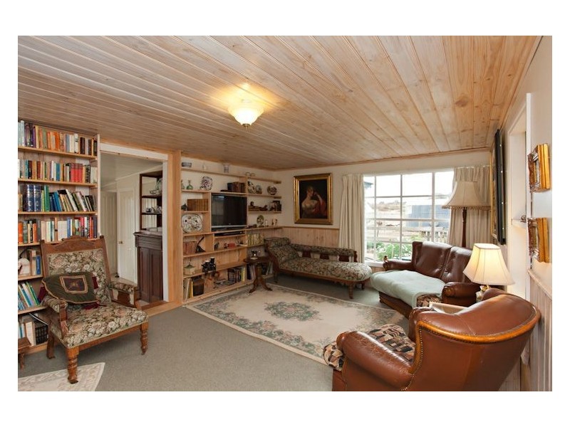 54 Carmody Drive, Creswick VIC 3363