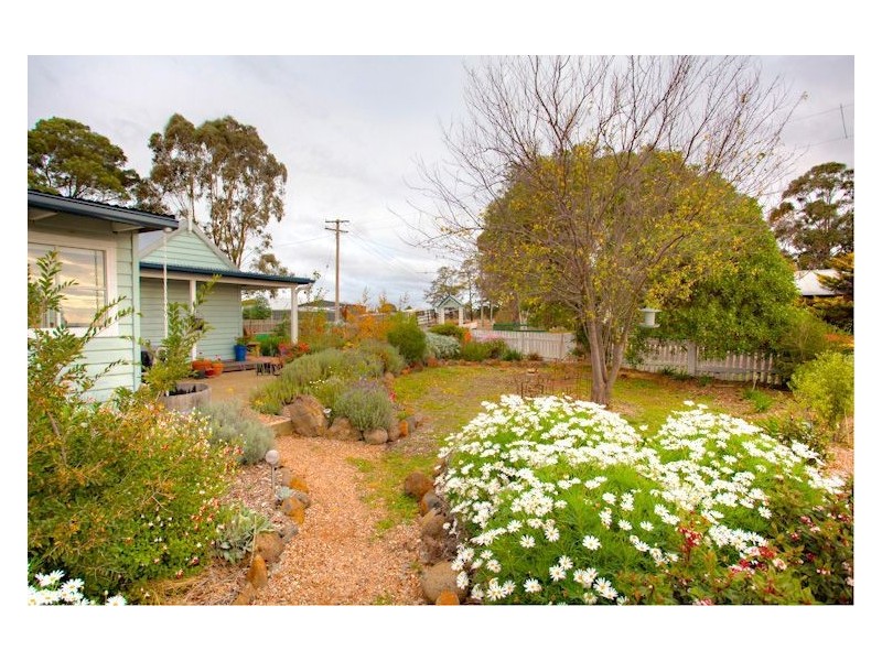 54 Carmody Drive, Creswick VIC 3363