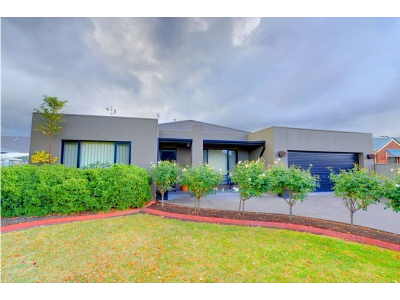 6 Hanwood Close, Delacombe VIC 3356