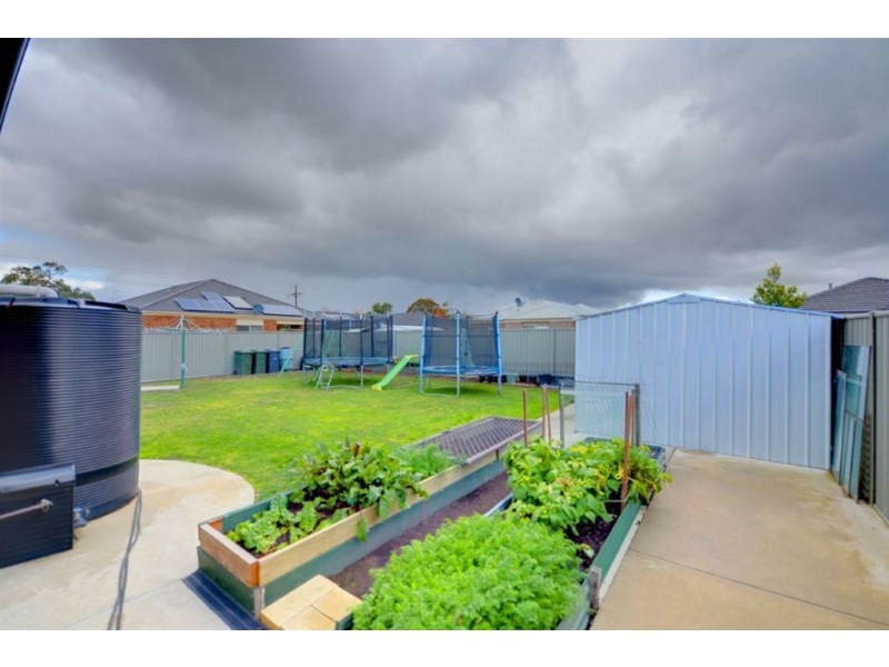 6 Hanwood Close, Delacombe VIC 3356