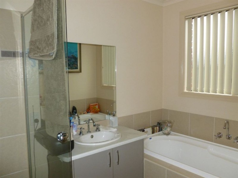 6 Hanwood Close, Delacombe VIC 3356