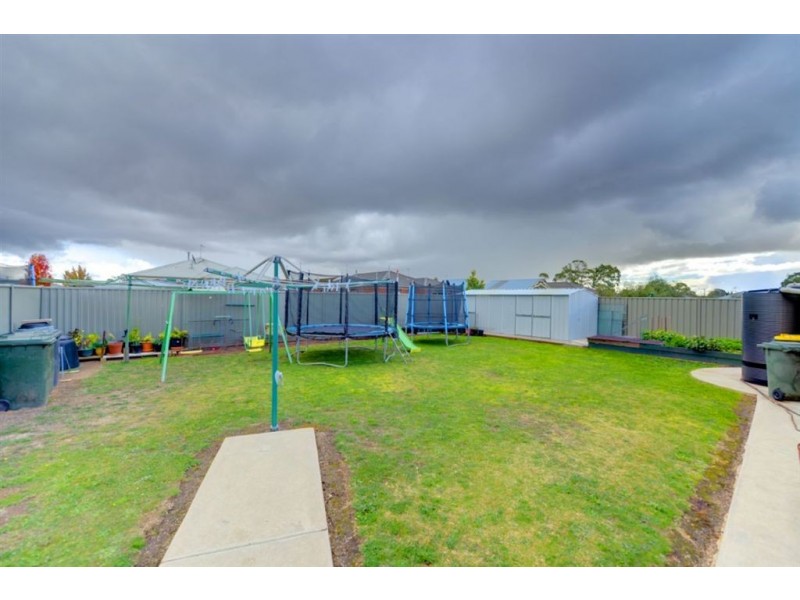 6 Hanwood Close, Delacombe VIC 3356