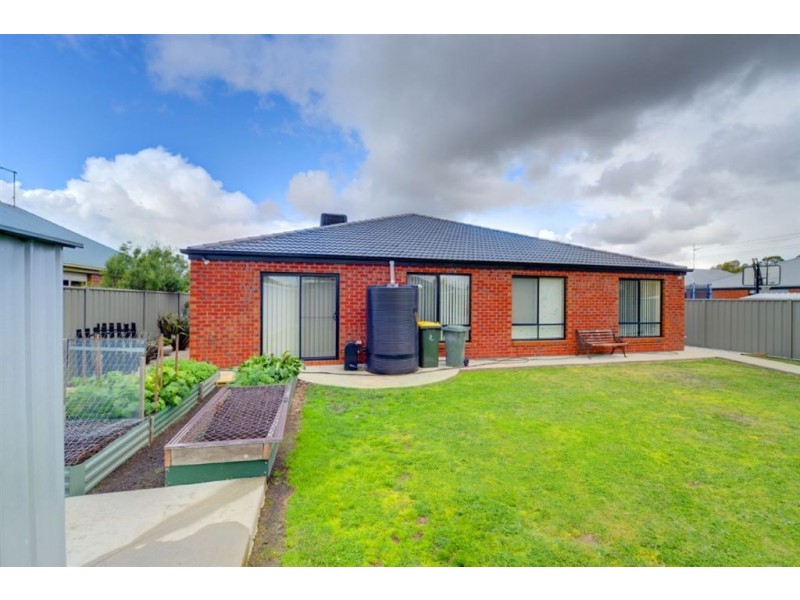 6 Hanwood Close, Delacombe VIC 3356