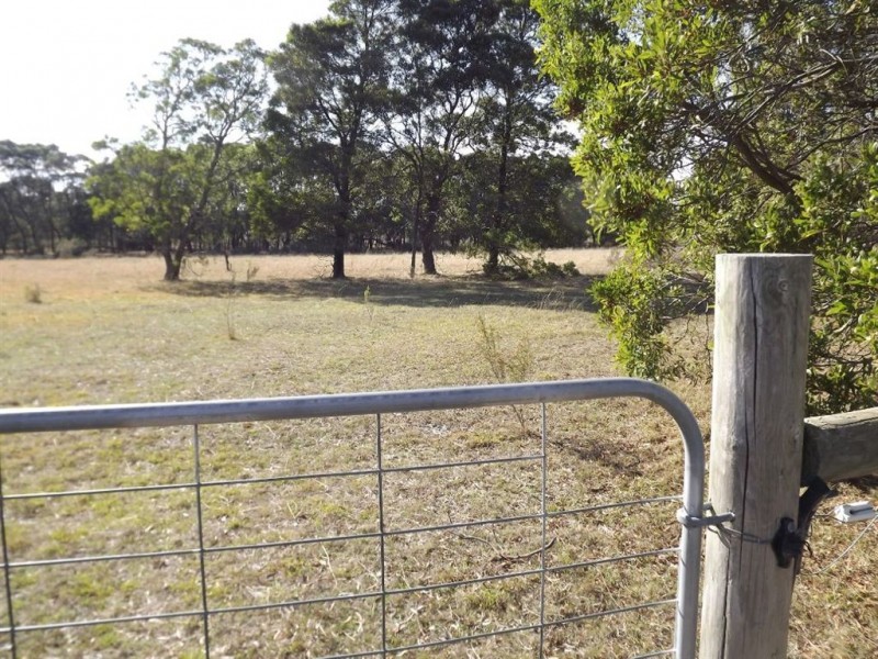 3 Inglewood Drive, Enfield VIC 3352