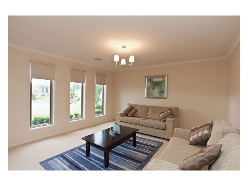 2 Rundell Place, Alfredton VIC 3350