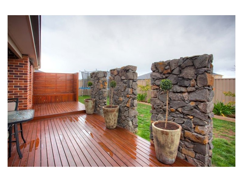 2 Rundell Place, Alfredton VIC 3350