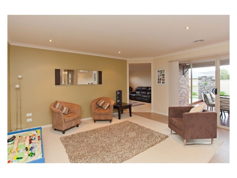 2 Rundell Place, Alfredton VIC 3350