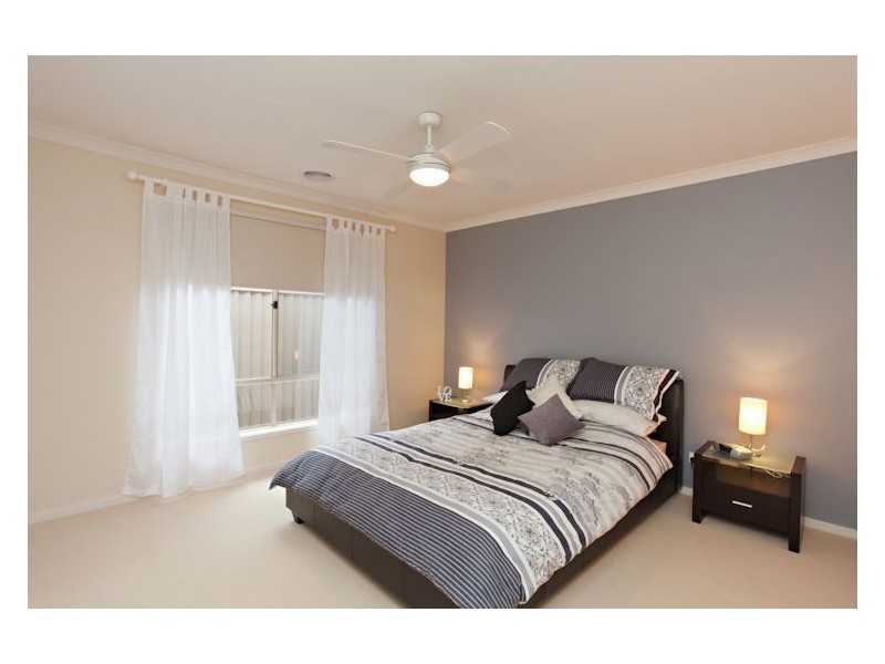 2 Rundell Place, Alfredton VIC 3350