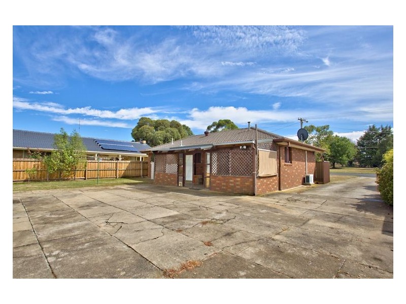 23 Whitelaw Avenue, Delacombe VIC 3356