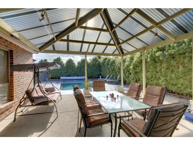 11 Whitely Crescent, Alfredton VIC 3350