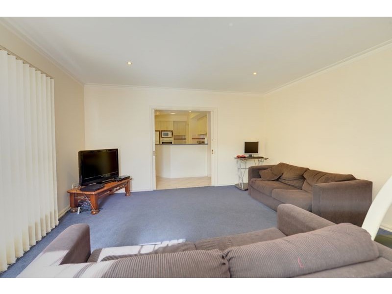 11 Whitely Crescent, Alfredton VIC 3350