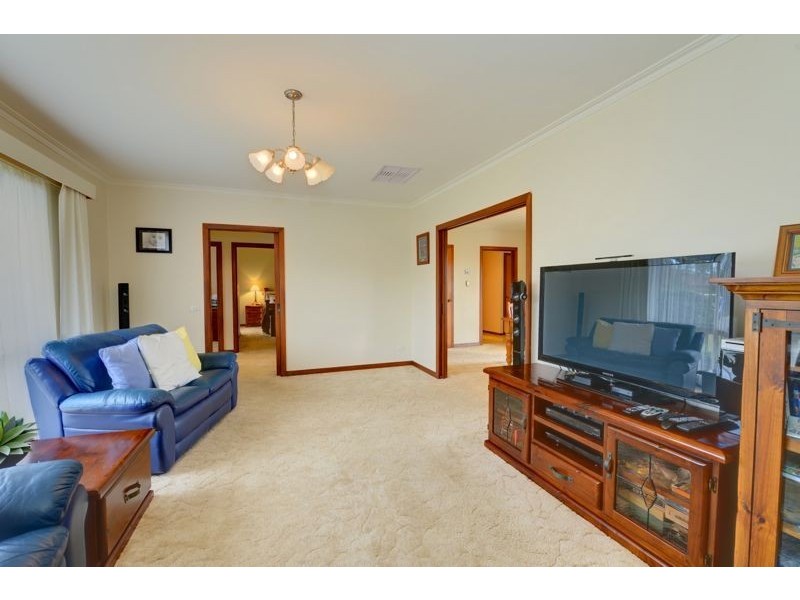 19 Club Crescent, Invermay Park VIC 3350