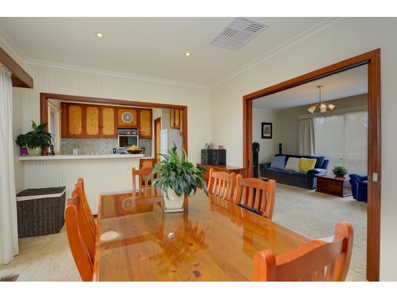 19 Club Crescent, Invermay Park VIC 3350