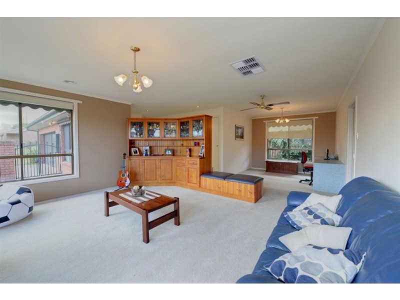 6 Lemeula Court, Invermay Park VIC 3350