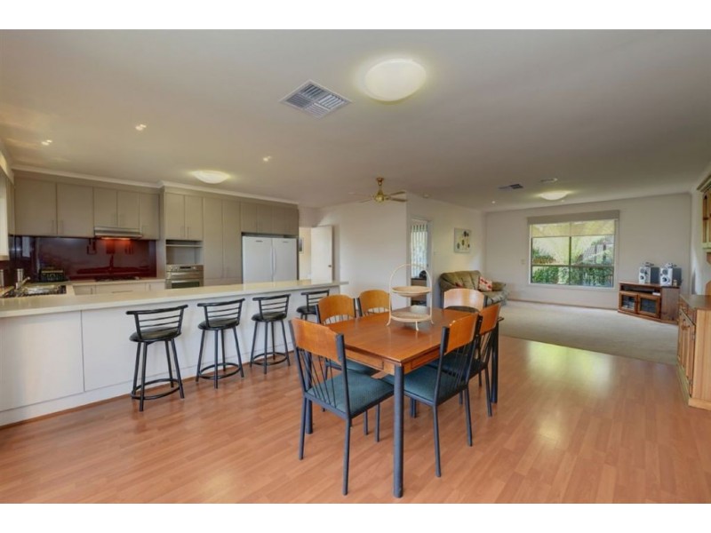 6 Lemeula Court, Invermay Park VIC 3350