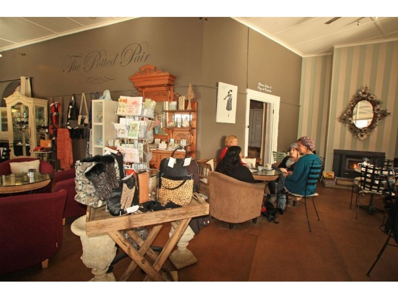 The Potted Pair Cafe, Lake Wendouree VIC 3350