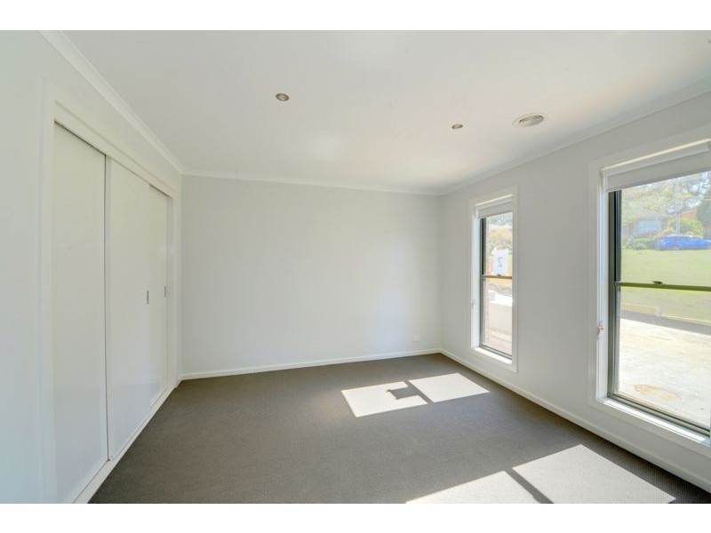 2/119 Yarana Drive, Mount Helen VIC 3350