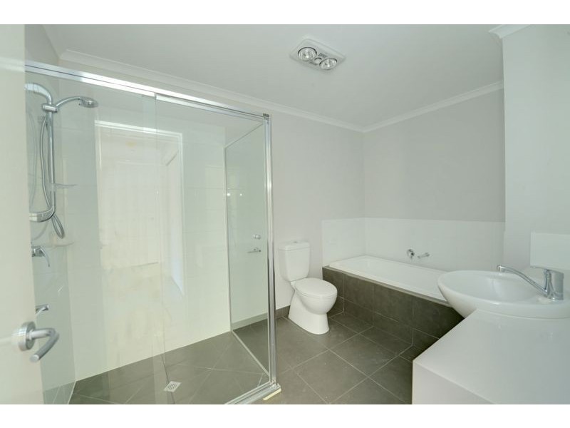 2/119 Yarana Drive, Mount Helen VIC 3350