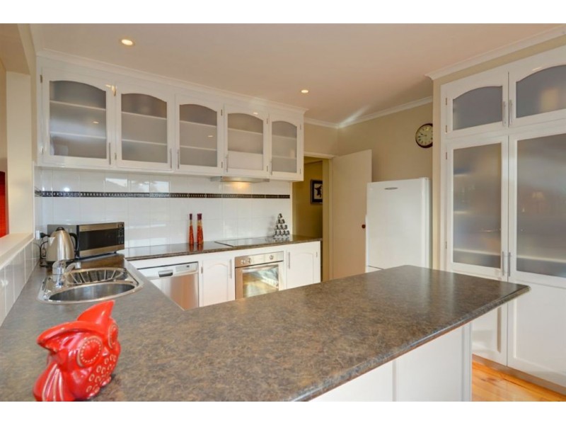 11 Woolway Court, Delacombe VIC 3356