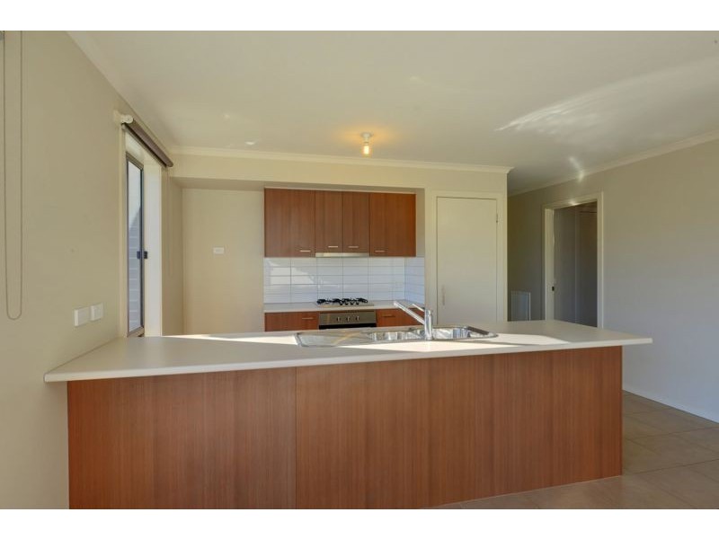 10 Deakin Drive, Delacombe VIC 3356