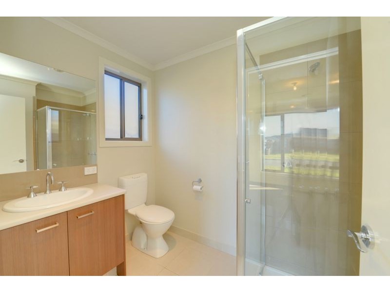 10 Deakin Drive, Delacombe VIC 3356