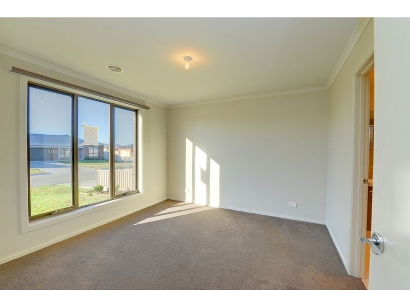 10 Deakin Drive, Delacombe VIC 3356