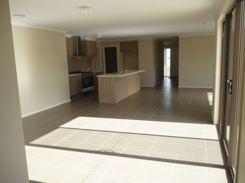 69B Dyson Drive, Alfredton VIC 3350