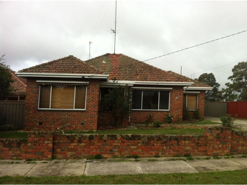 20 Lake Street, Wendouree VIC 3355