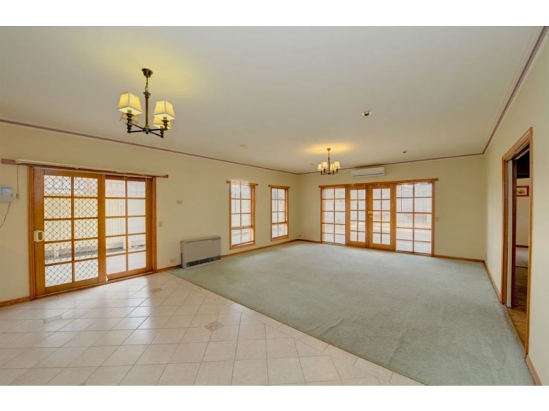 31 Yarrowee Street, Sebastopol VIC 3356