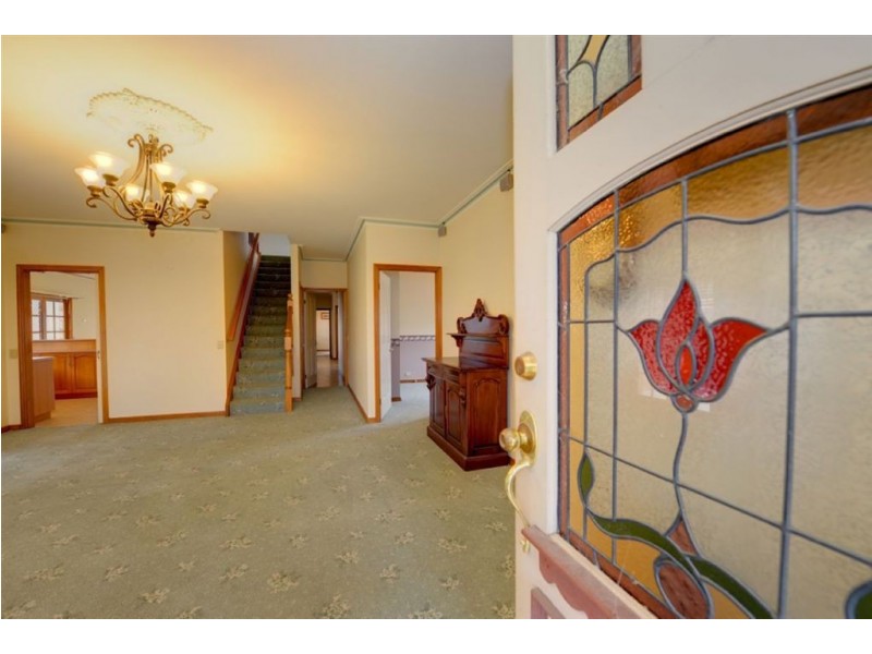 31 Yarrowee Street, Sebastopol VIC 3356