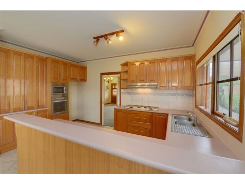 31 Yarrowee Street, Sebastopol VIC 3356