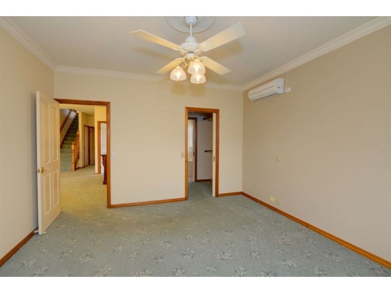 31 Yarrowee Street, Sebastopol VIC 3356