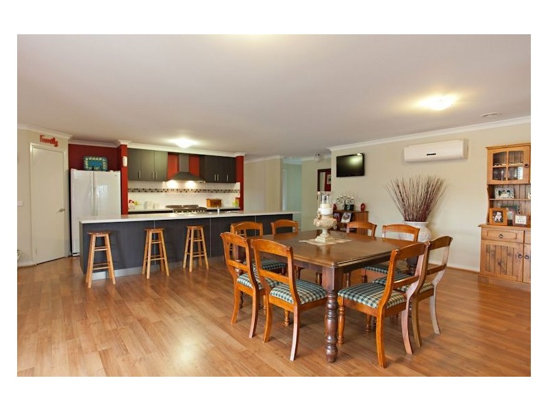 13 Delaland Avenue, Buninyong VIC 3357