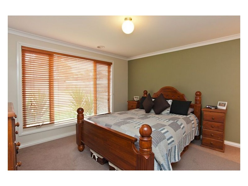 13 Delaland Avenue, Buninyong VIC 3357