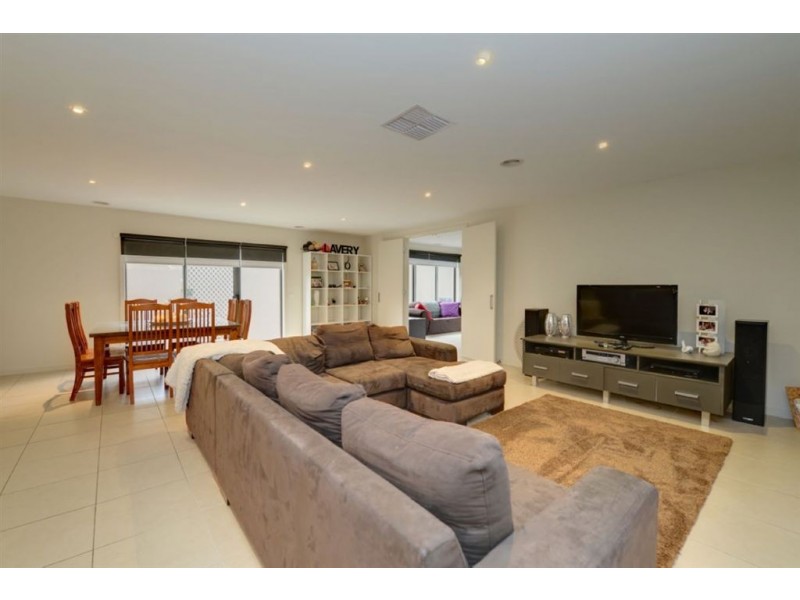 16 Zoe Drive, Mount Helen VIC 3350