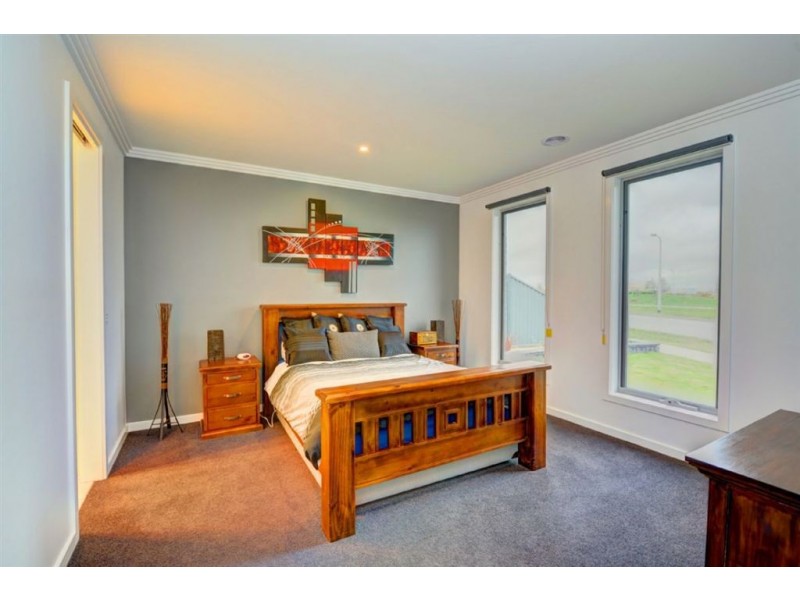 28 Warburton Drive, Alfredton VIC 3350