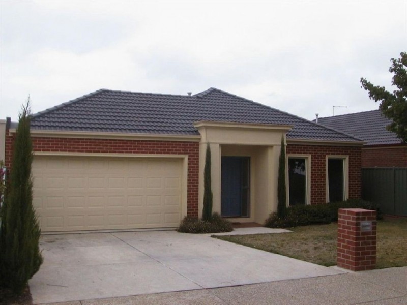 6 Garden Court, Lake Gardens VIC 3355