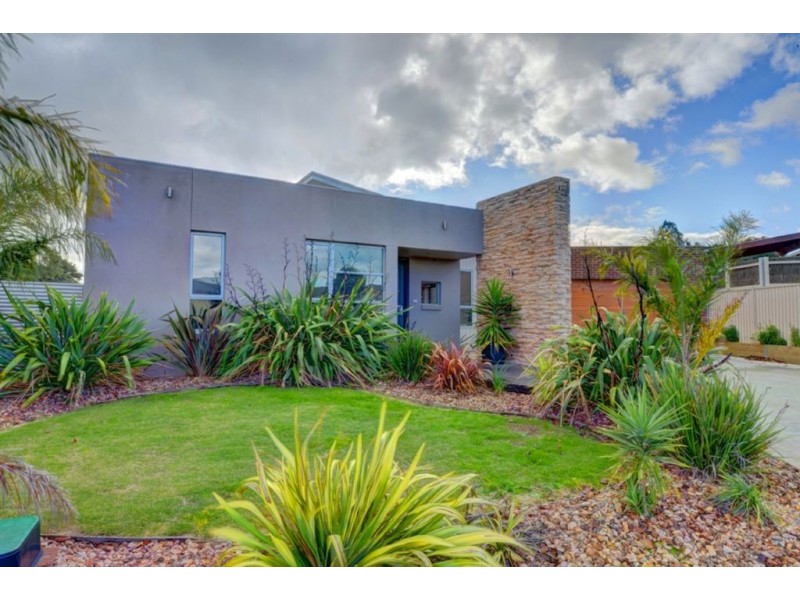 13 Belmar Crescent, Canadian VIC 3350