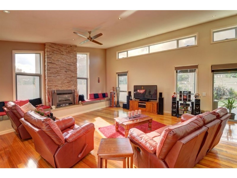 13 Belmar Crescent, Canadian VIC 3350