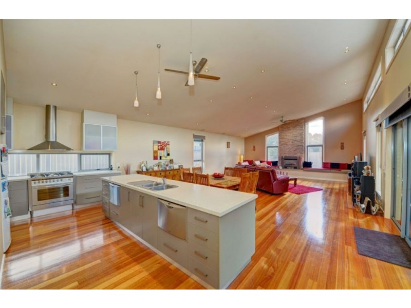 13 Belmar Crescent, Canadian VIC 3350