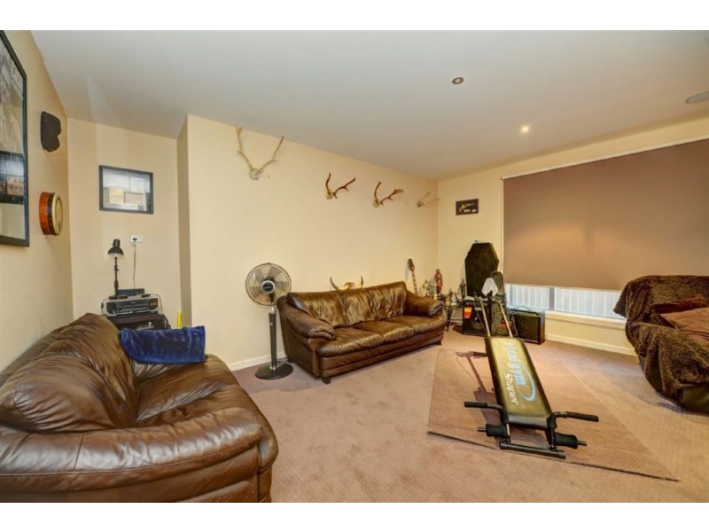 13 Belmar Crescent, Canadian VIC 3350